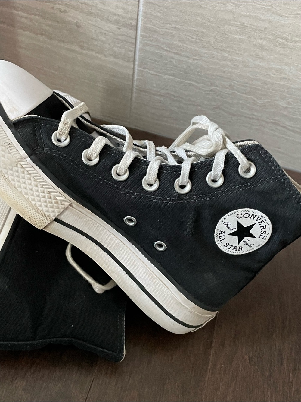 Converse All Star Black & White High Top Platform  Women’s Size 6